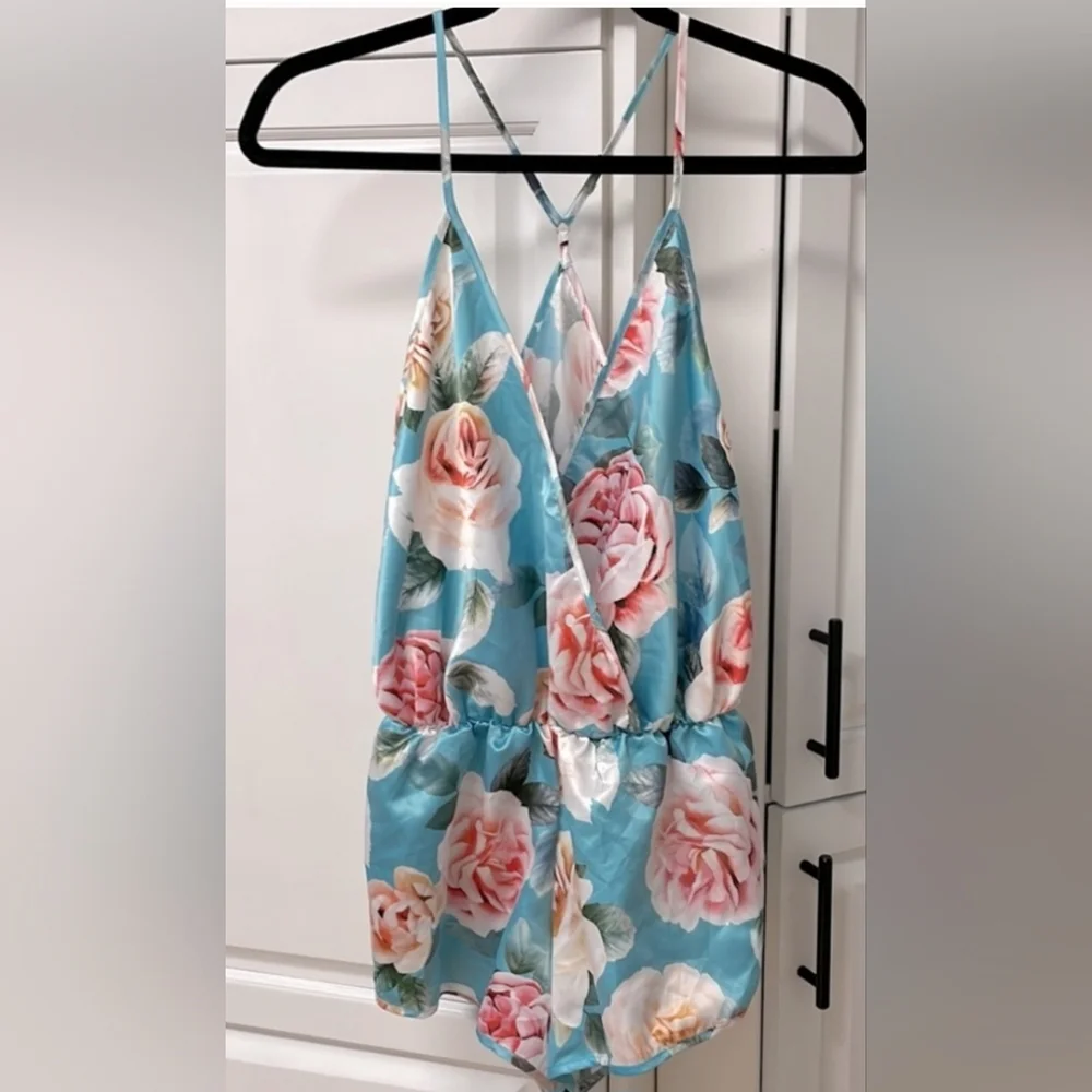 NWT Flora Nikrooz Intimates Lilith Satin Floral Romper Sleepwear Size XS - Picture 4 of 7
